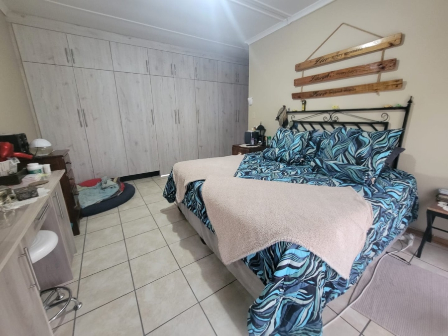 6 Bedroom Property for Sale in Jordania Free State